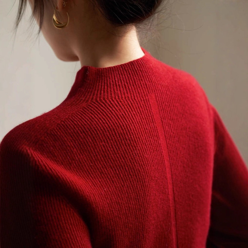 Happy New Year, Early Autumn Seamless One-Piece Red Half-Turtleneck Sweater for Women with Pearlescent Sea