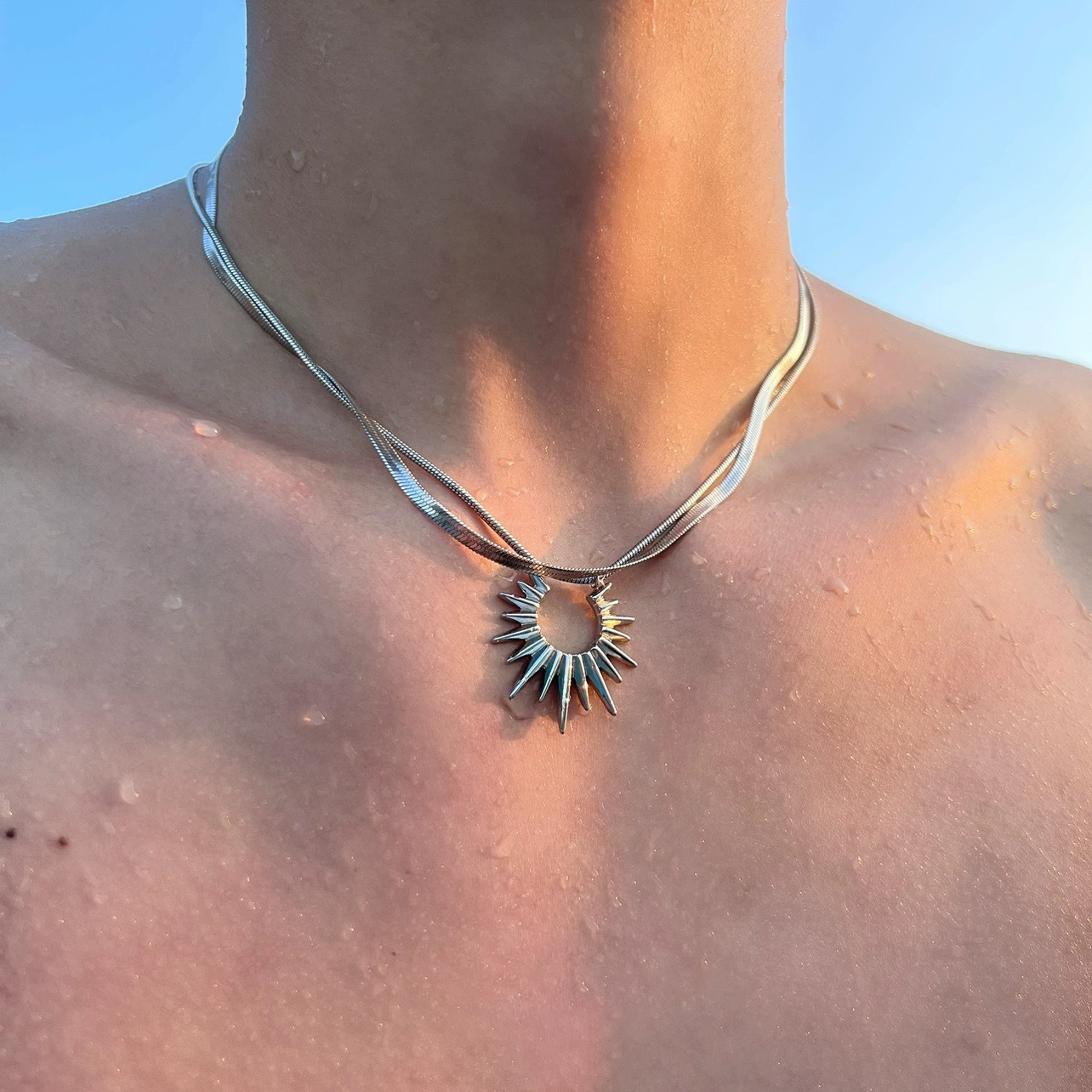 Collier mobius en titane pour homme bijou minimaliste tendance_voghion.com