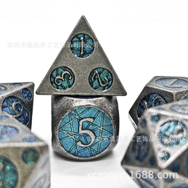 骰子、筹码;金属工艺品;徽章