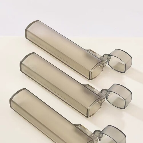 Cigarette holder storage box, toothpick and cotton swab storage box, plastic filter cigarette holder portable box, dustproof, pressure-resistant, multipurpose portable