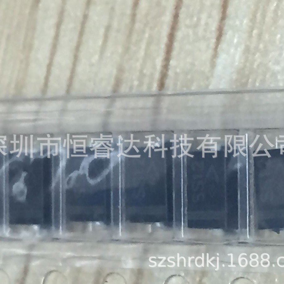 贴片肖特基二极管SR120 SS12 SMA 1A 20V 1N5817 DO-214AC