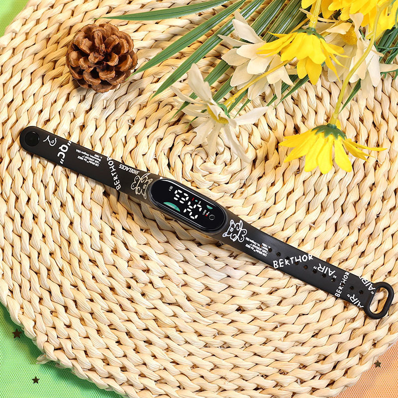 2024 explosión de chatarra oso de café M9 impresión pulsera relojes de pulsera niños estudiantes moda lindo reloj electrónico LED