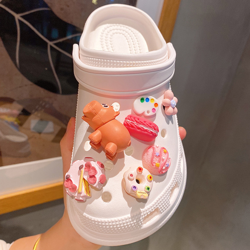 【売れ筋商品入荷】バズ・ライトイヤー ストロベリーベア 多用途 DIY アクセサリー 装飾 取り外し可能なホールシューズ バックル 靴の花|undefined