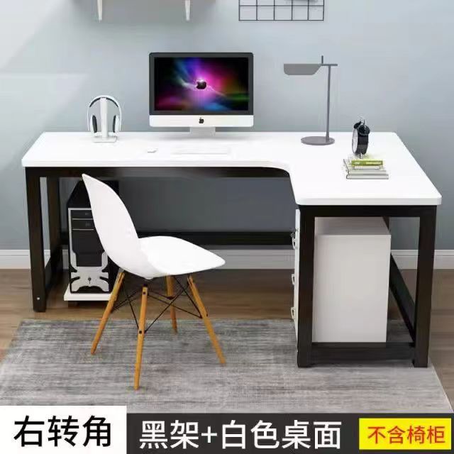 오른쪽 코너 검은 다리 흰색 테이블 상단