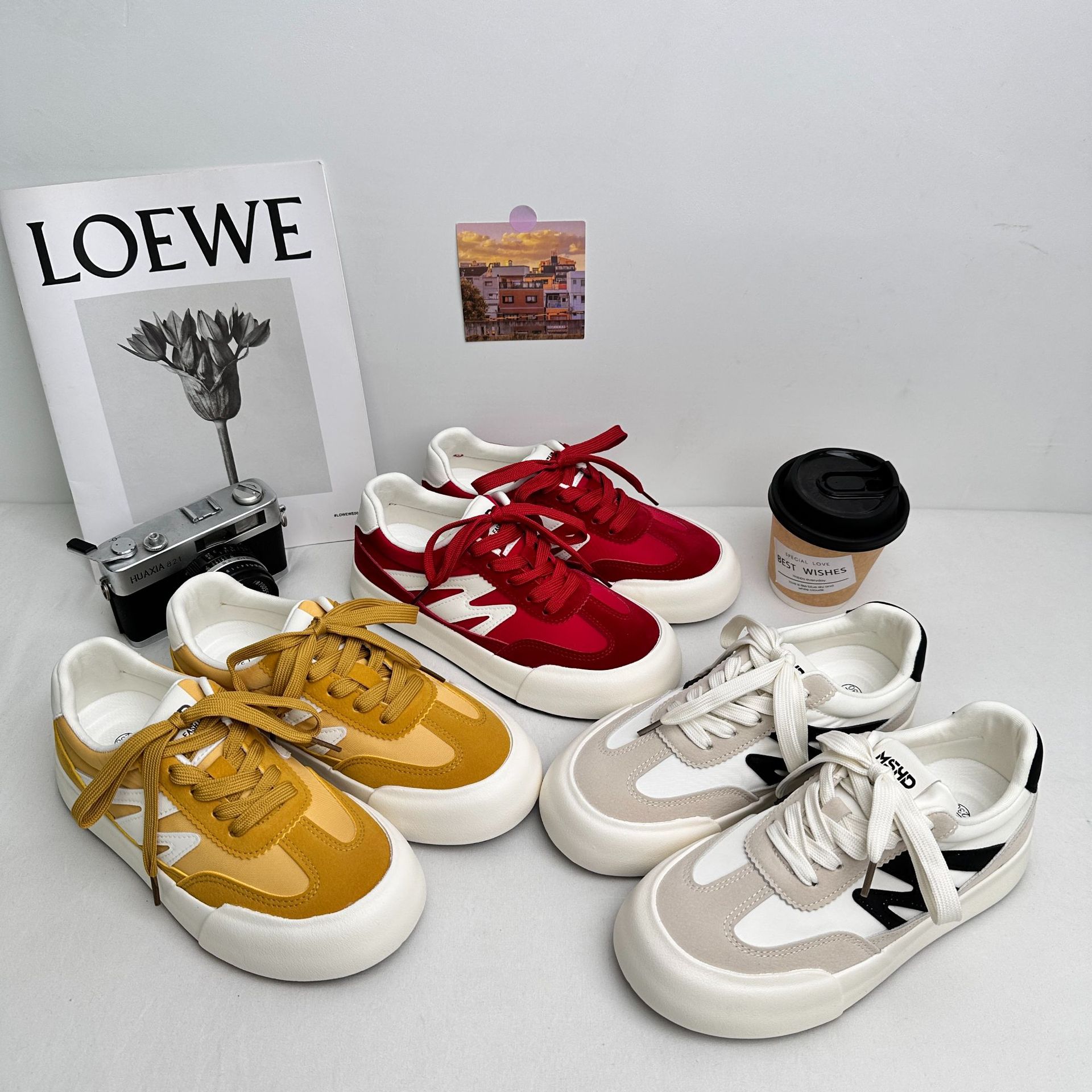 6626 plantillas de látex, zapatillas rojas explosivas, zapatos de mujer, nuevos zapatos blancos de primavera 2025, zapatos de entrenamiento alemanes originales de nicho image 1