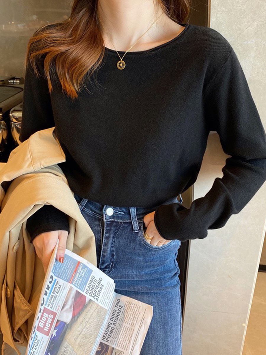 女性のための白いボトムシャツ春と秋の小さな香りのスタイルインナーウェア2025新しい長袖ラウンドネックトップ秋と冬のセーターニットセーター