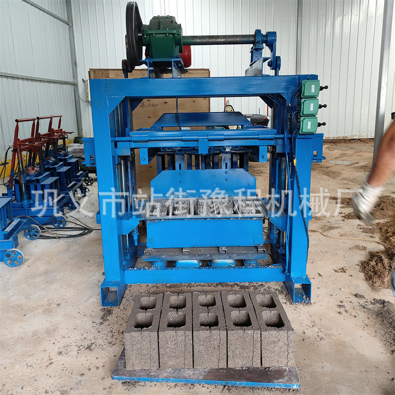 制砖机现场