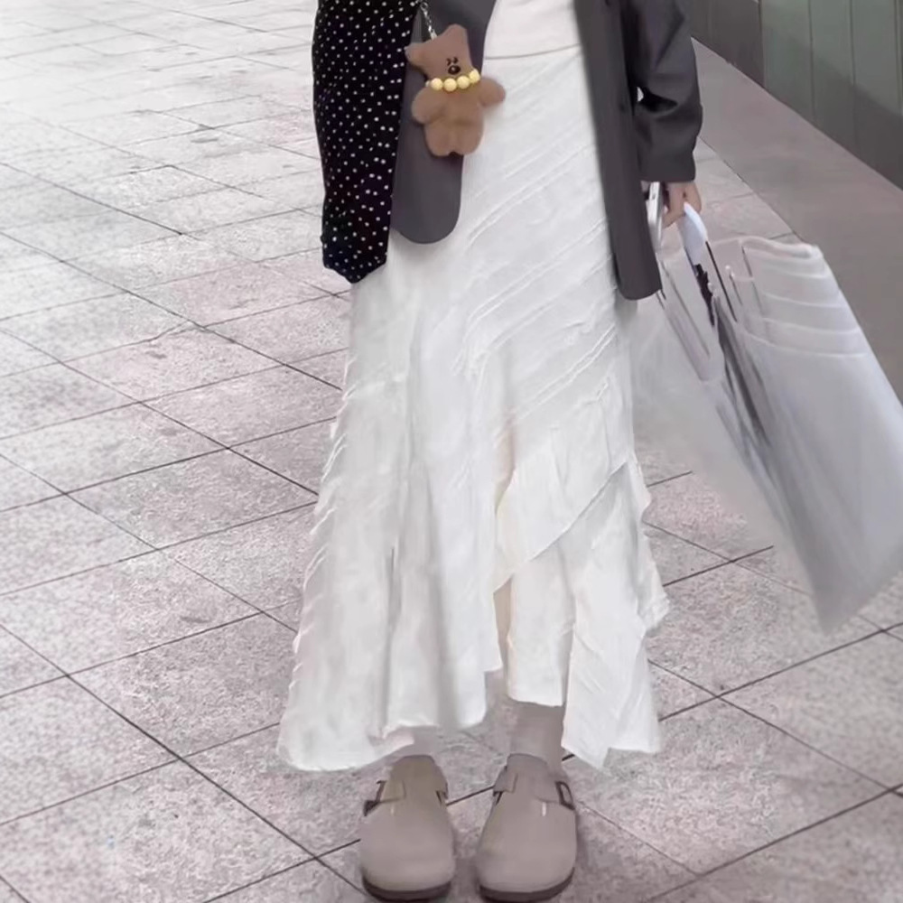 Plus Size Asymmetrical White Fishtail Skirt for Fat Women, Design A-Line Skirt, Pear-Shaped Figure, Hip-Covering Long Skirt