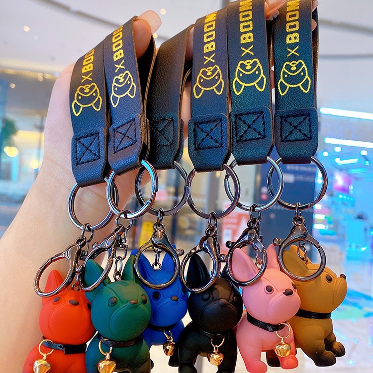 Gradiente de resina Bulldog creativo de dibujos animados llavero pareja lindo exquisito coche llavero bolsa colgante