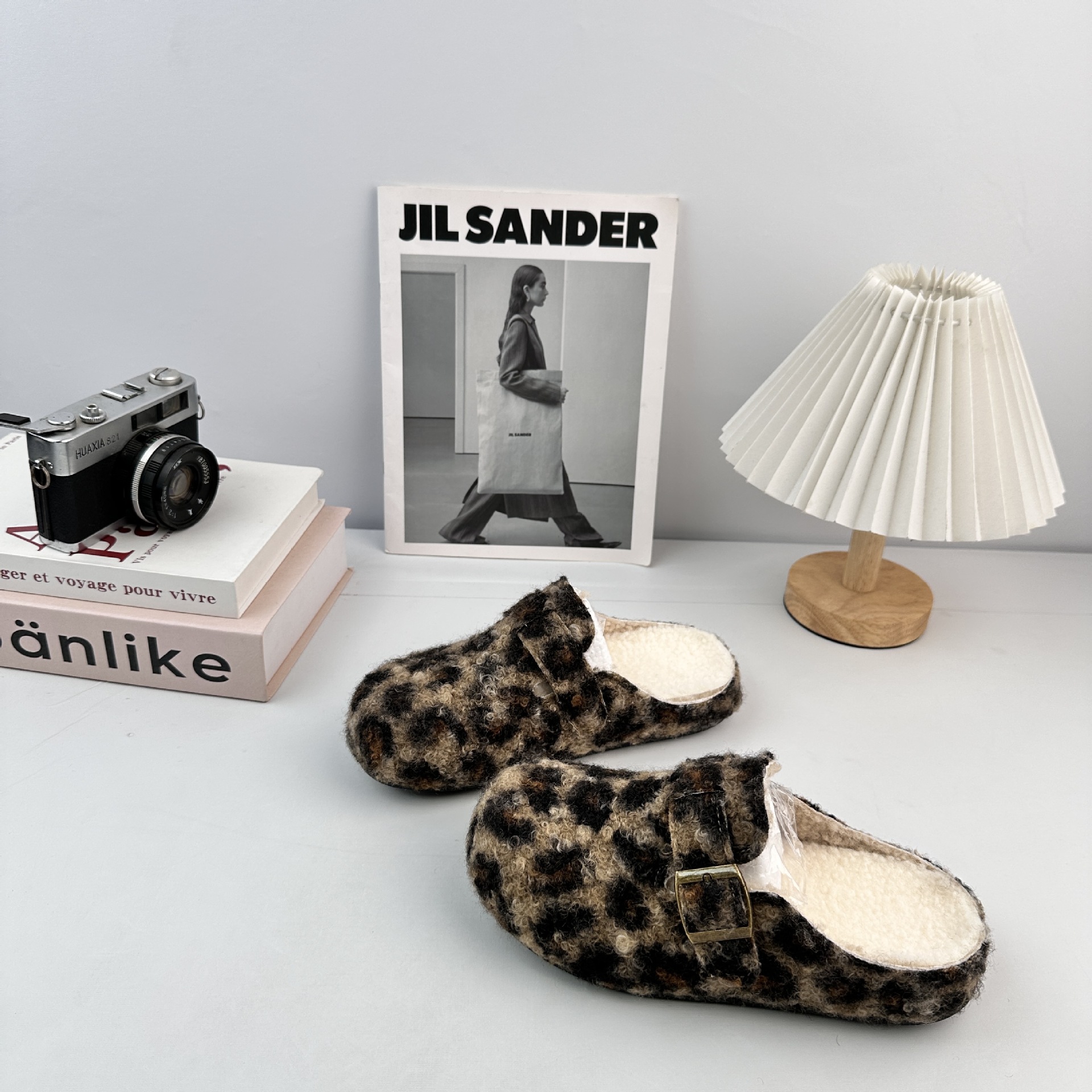 YUANBO 2025 otoño y invierno estampado de leopardo y zapatos de frijol de frijol de harimau mujeres de Hong Kong Harajuku zapatos de algodón cálidos para mujeres coreanas