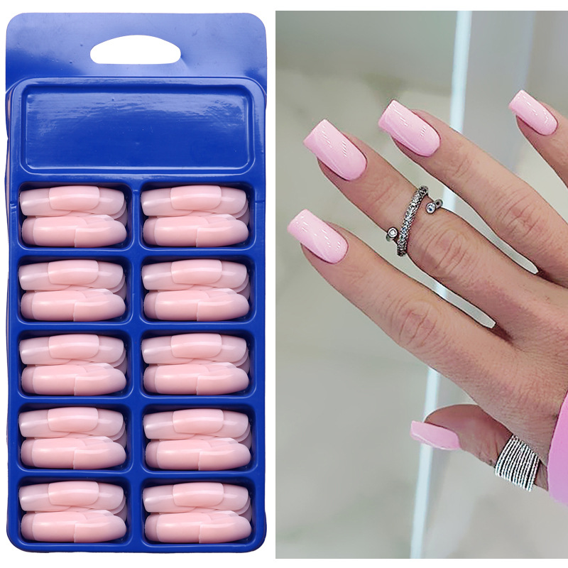 120 piezas de uñas falsas de color sólido desnudas cuadradas cortas desmontables de uñas en una caja azul
