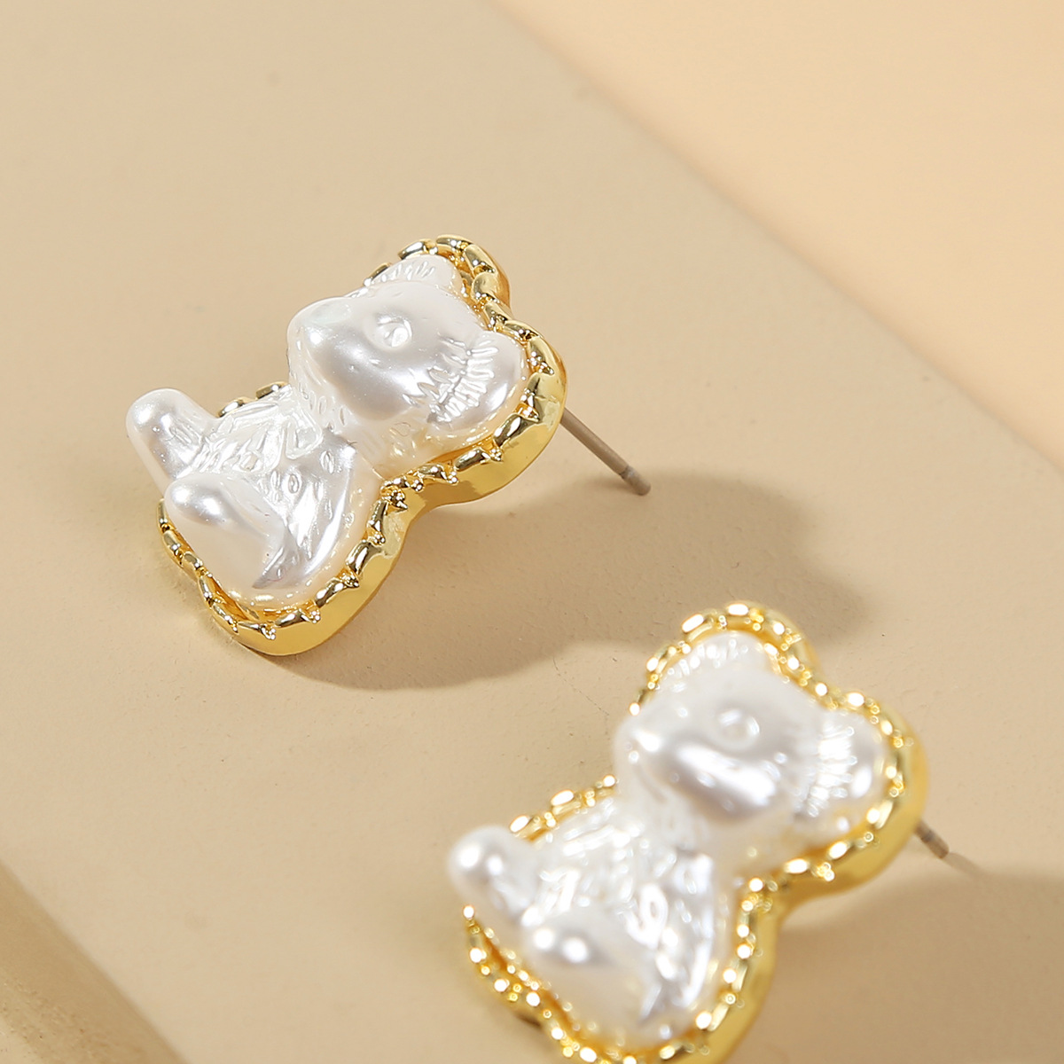 Nouvelles Boucles D&#39;oreilles Ours Mignons Coréens Boucles D&#39;oreilles Animaux Ours En Forme De Perle Imitation display picture 6