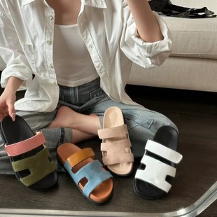 ������ƤH��ЬŮ�ļ��⴩ 2025���¿���ħ�g�Nƽ��ɳ����H����