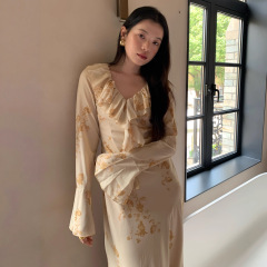 诠释美 NEWOPEN 25秋法式度假甜美喇叭袖荷叶边碎花连衣裙女F6565