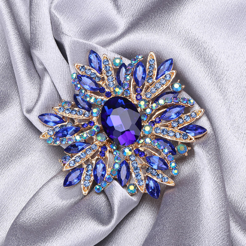 Fashion Flower Alloy Rhinestone Women's Brooches display picture 3