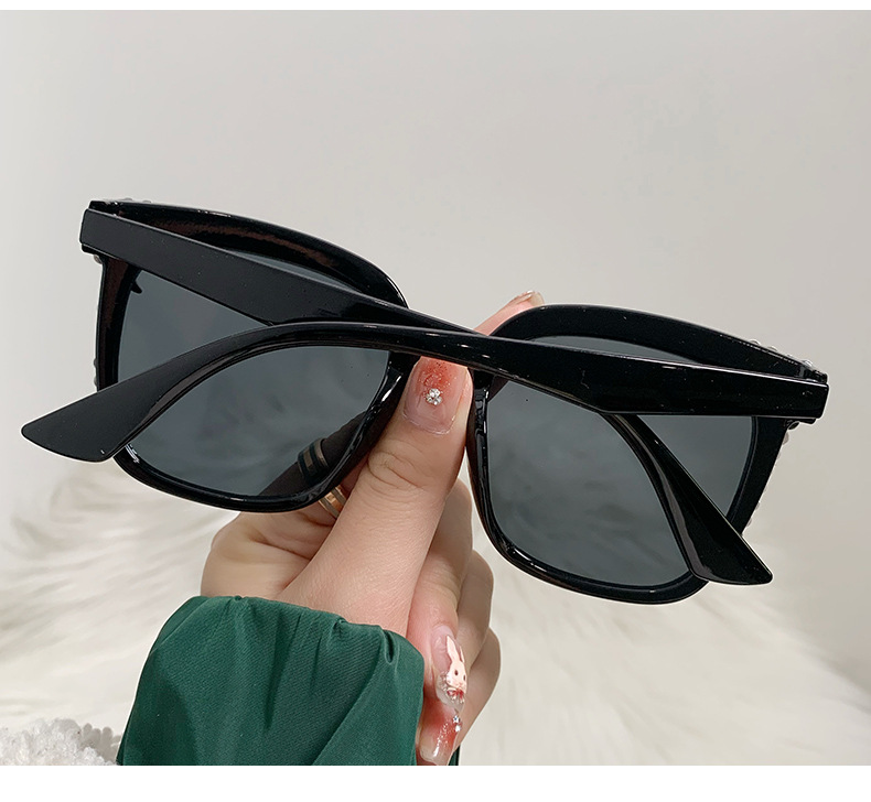 93g Weight Full Frame Glasses Structure Retro Geometric Pc Square Diamond Full Frame Women's Sunglasses