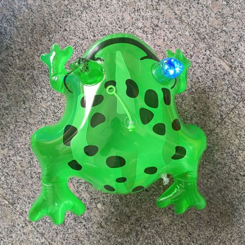 PVC inflatable bags, glowing frogs, elastic ropes with lights, swimming frogs, street stall toys, parent-child interactive frog balloons