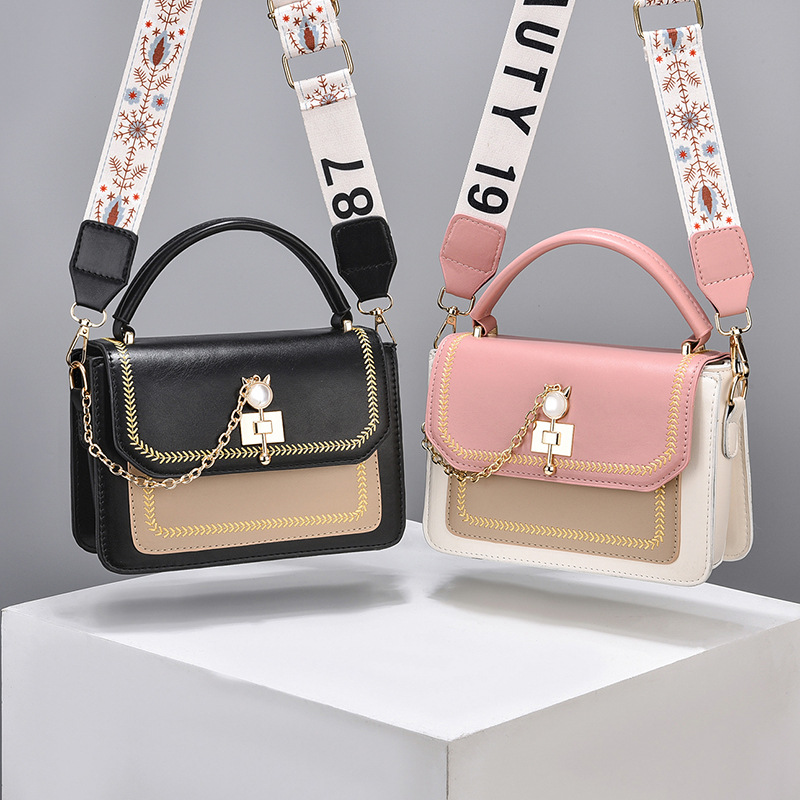 Women's Bag 2023 Spring/Summer New Handheld Crossbody Single Shoulder Bag Color Matching Style Lock Buckle Internet Popular Popular Girl Bag Versatile Women's Bag 2023 Spring/Summer New Handheld Crossbody Single Shoulder Bag Color Matching Style Lock Buckle Internet Popular Popular Girl Bag Versatile