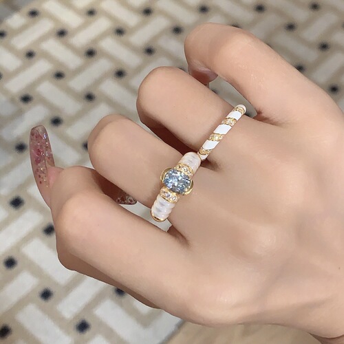 Fashionable trendy temperament Ins black and white enamel ring light luxury retro high-end cold wind zirconia stacking ring set