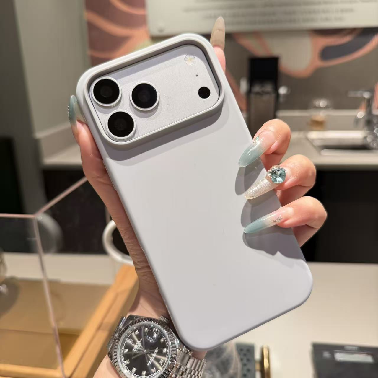 Funda de Silicona Líquida para iPhone 17 Pro Max 15 con Succión Magnética y Anti-caída