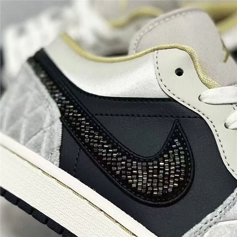 純粋なオリジナル aj1 ロートップ黒とグレーのサテンバスケットボールシューズ男性と女性のためのロートップレトロ多用途スポーツシューズ軽量キャンパスメンズシューズ|undefined