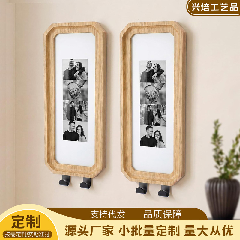 Solid oak photo booth picture frame with key hook, wall-mounted, suitable for home wall, wedding, and graduation decoration Solid oak photo booth picture frame with key hook, wall-mounted, suitable for home wall, wedding, and graduation decoration