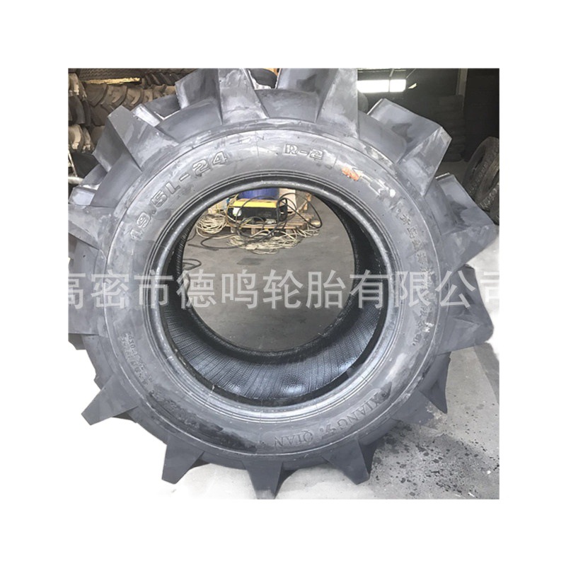 Suministro de neumáticos de tractor 19,5 L-24 de arroz campo rueda neumático 16/70-20