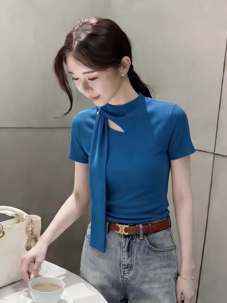 Áo thun nữ tay ngắn cổ tròn phối dây rua xanh lam — xanh lam