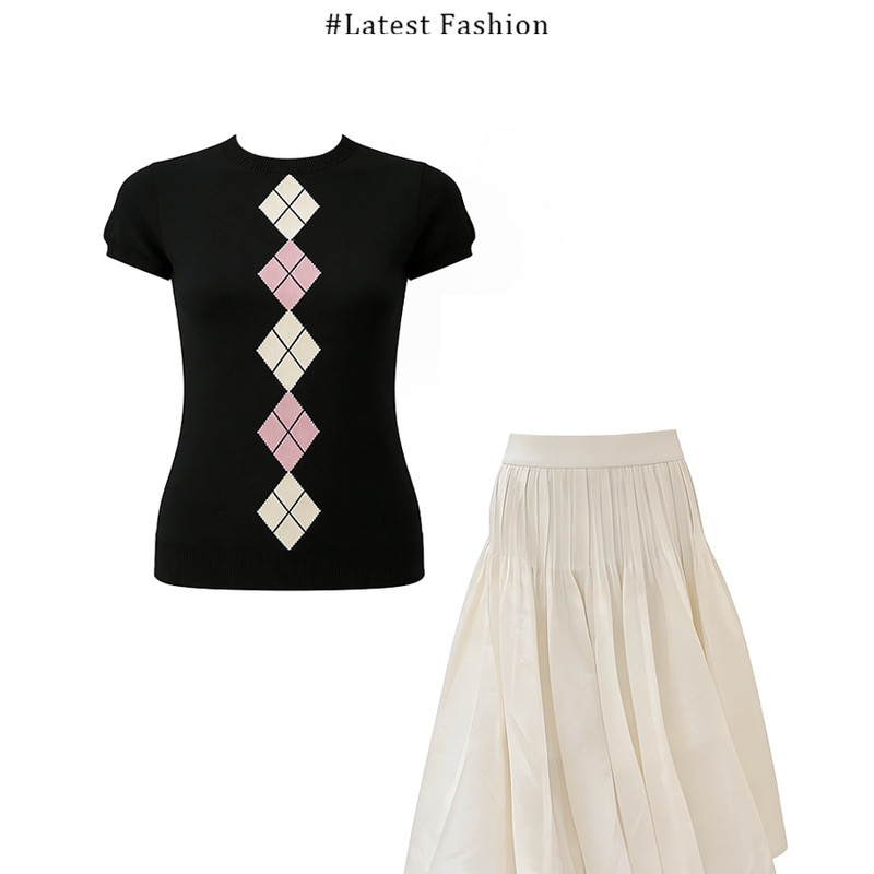In Stock for Summer: French-Style High-End Round-Neck Short-Sleeve Knit Top and Pleated A-Line Skirt Set for Women