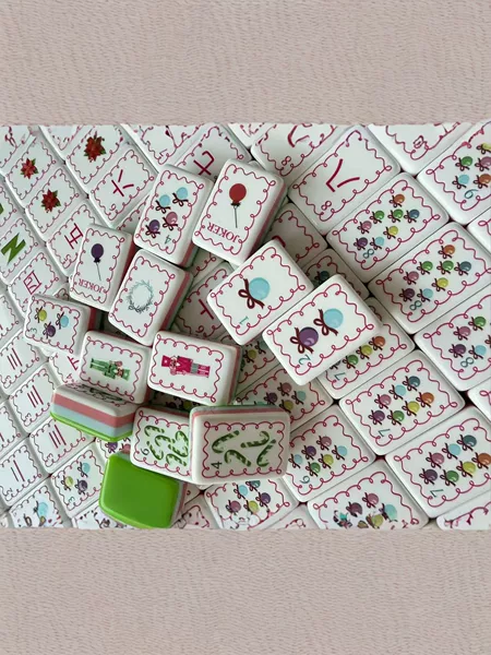 Cross-border American-style Christmas-themed Mahjong tiles, acrylic painted with English numbers, for home use, gatherings, and entertainment