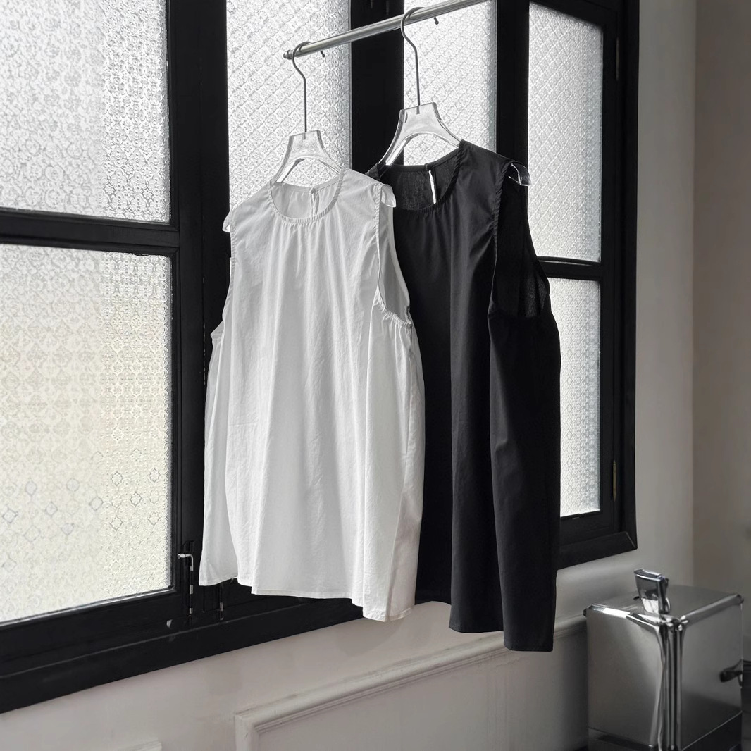 高品質の25夏の新型ベストの女性の純色の袖なしの上着はゆったりしていて痩せています。