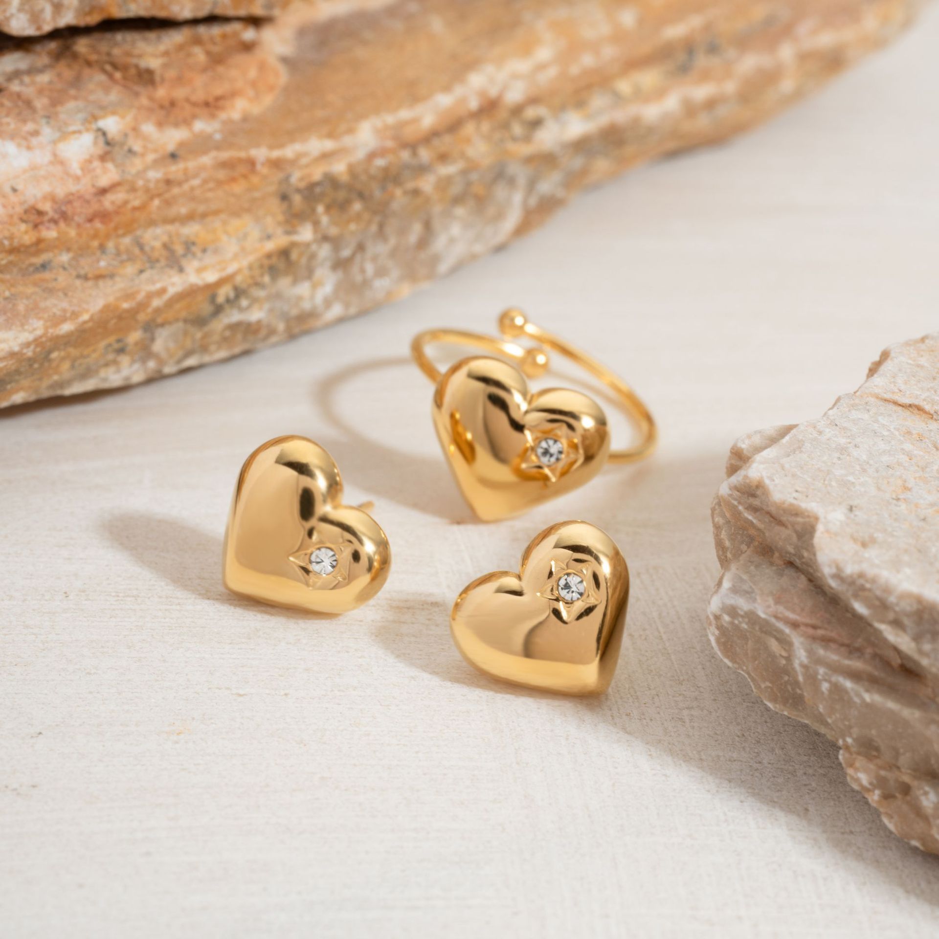 ins stijl sieraden roestvrij staal K goud love stud oorbellen modieus eenvoudig licht luxe zomer dames ring_voghion.com