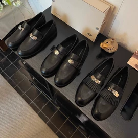 女式运动单鞋;女式皮靴;厚底拖鞋