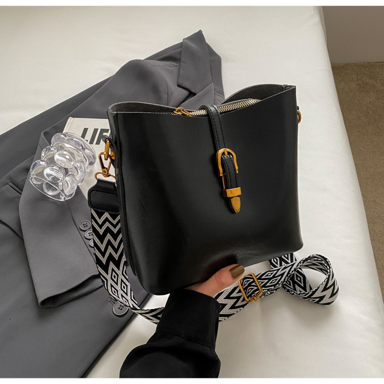 Bolso retro para mujer, con correa ancha, estilo moderno y elegante image 7