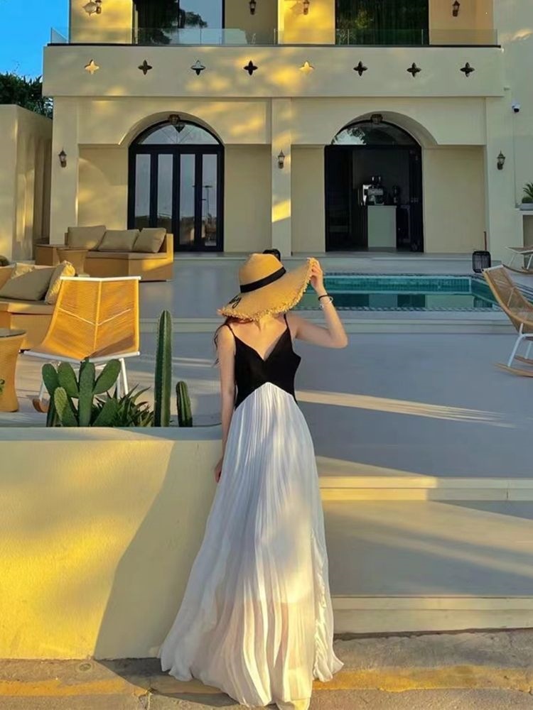 Váy maxi dây đeo xếp ly phối màu đen trắng nữ đi biển mùa hè — Màu sắc hình ảnh (chất lượng cao), Sơ đồ màu bán buôn chi tiết 1