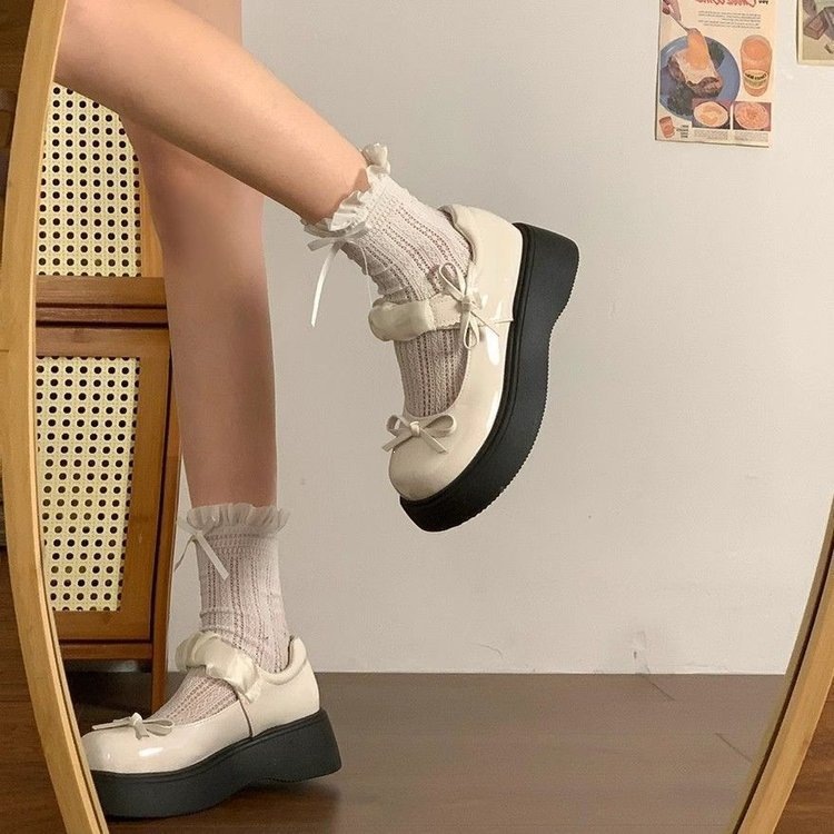 Zapatos de cuero de arco dulce y fresco para mujeres 2026 nuevos zapatos japoneses de primavera jk de fondo grueso y poco profundo estilo británico Mary Jane.