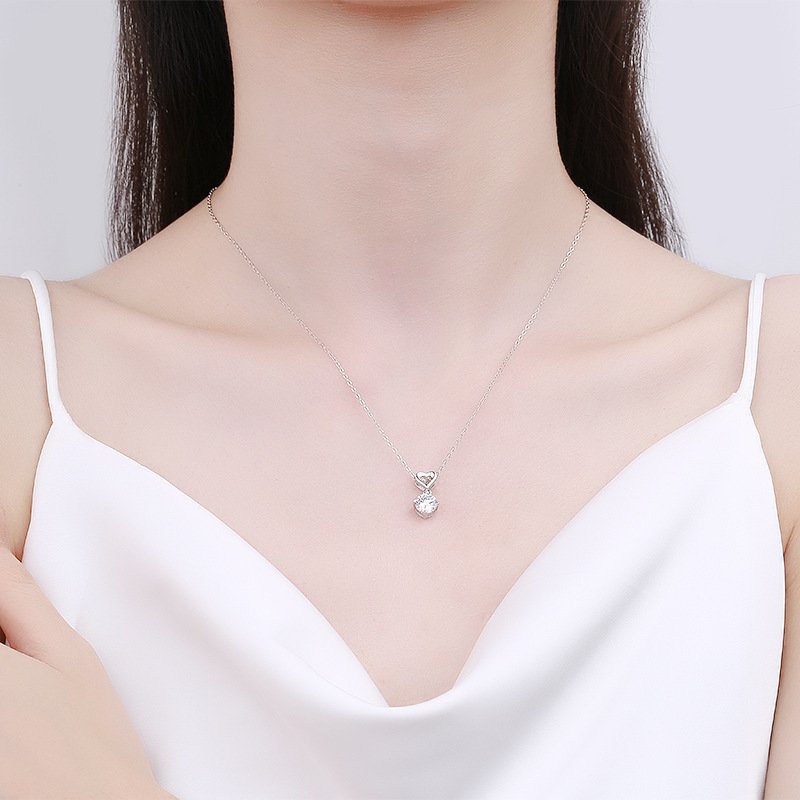 대외 무역 고전 사랑 MOISSANITE 1 캐럿 목걸이 S925 순수 실버 그물 레드 올 매치 펜던트 크로스 국경 도매