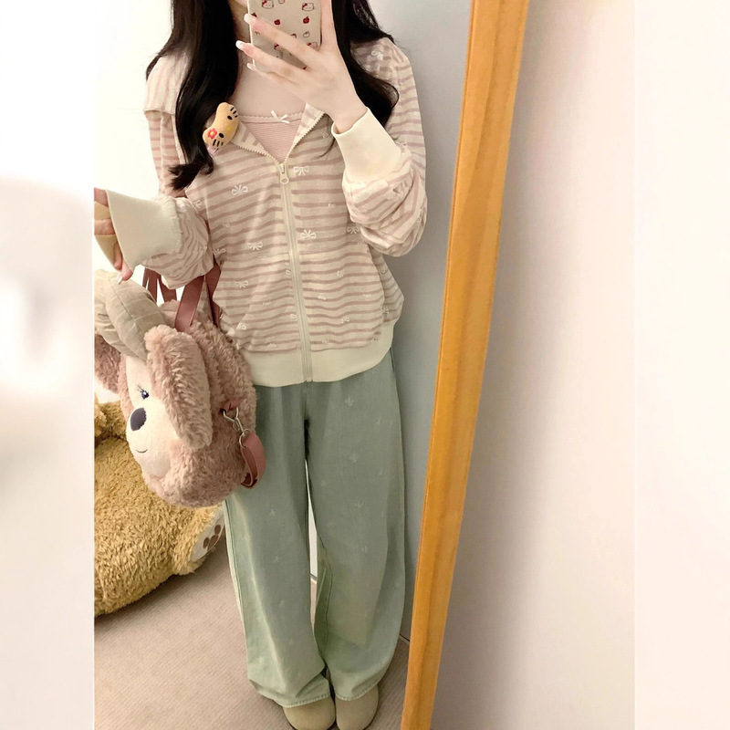 Original Stripesd Jacquard Pink Stripesd Hooded Jacket Loose Slimming Look Bow Printed Long-Sleeved Cardigan Top Original Stripesd Jacquard Pink Stripesd Hooded Jacket Loose Slimming Look Bow Printed Long-Sleeved Cardigan Top