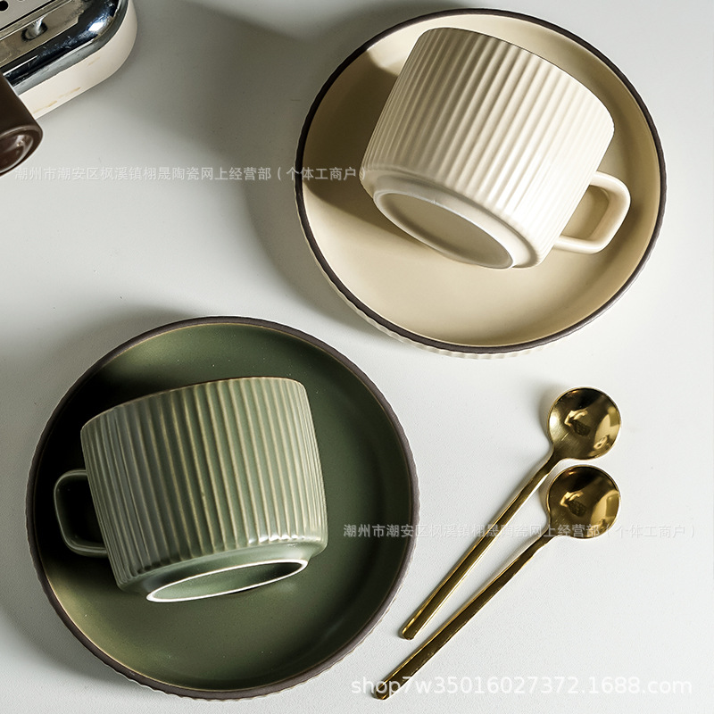 Juego de tazas y platillos de café retro Taza de té de flores para el hogar Taza de café instantáneo para el hotel Taza de cerámica Taza con leche