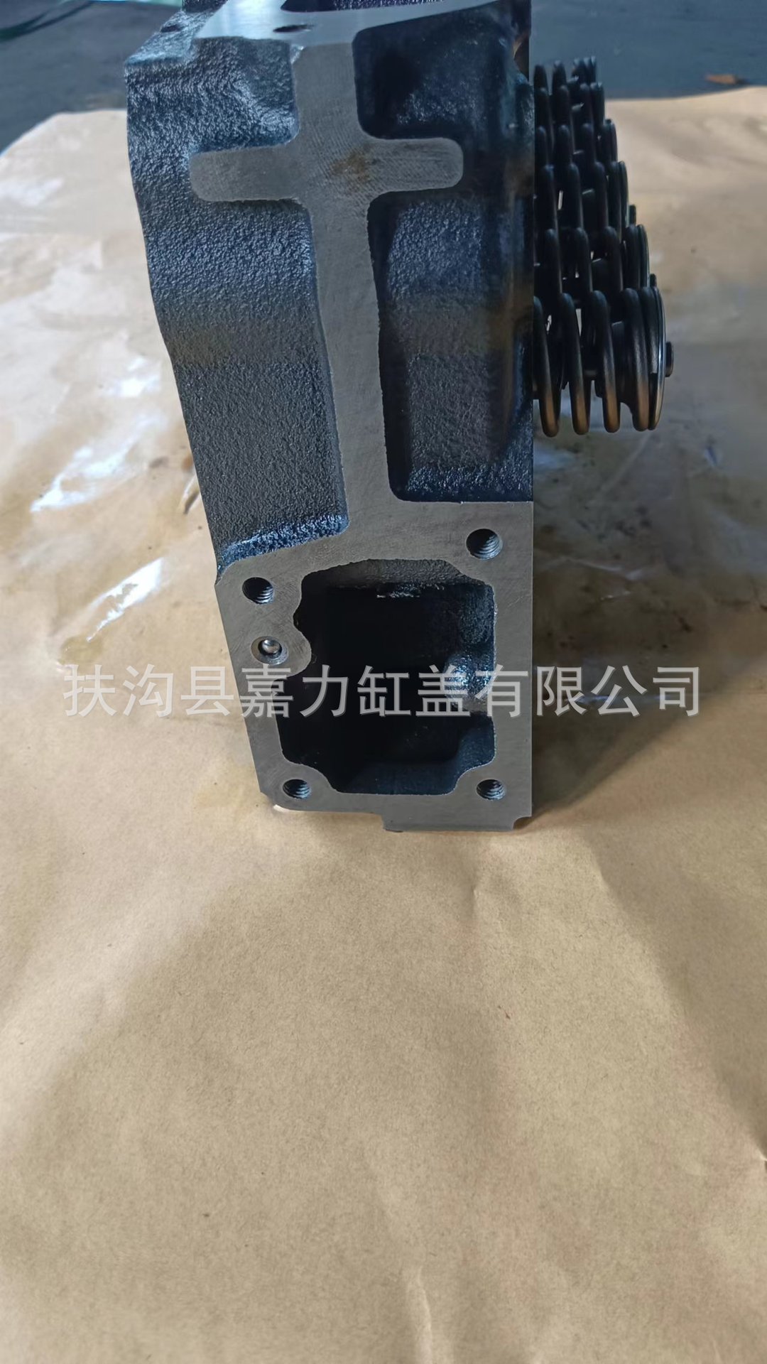 Source factory direct engine cylinder head assembly D1703 three-cylinder Kubota cast iron cylinder head assembly D1703