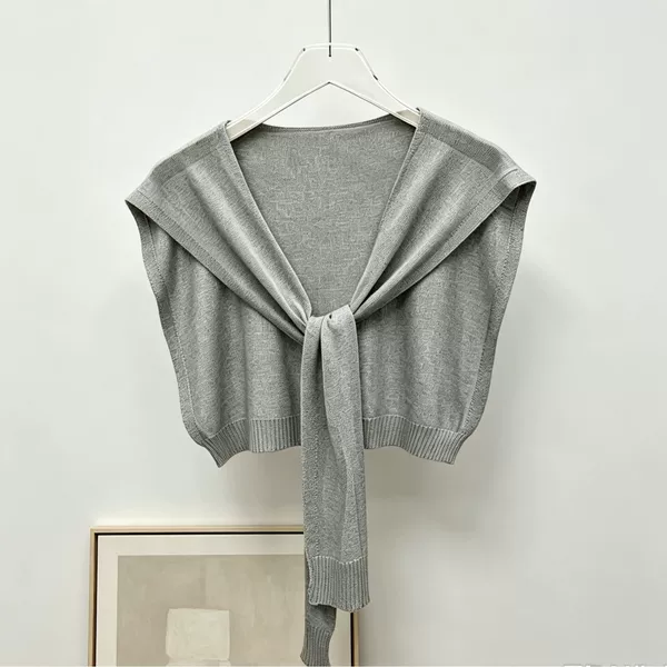 Ice Silk Knitted Sun Protection Shawl, Gray Knitted Shawl for Women, New Style with a High-End Feel, Small Cape Scarf to Pair with Dresses