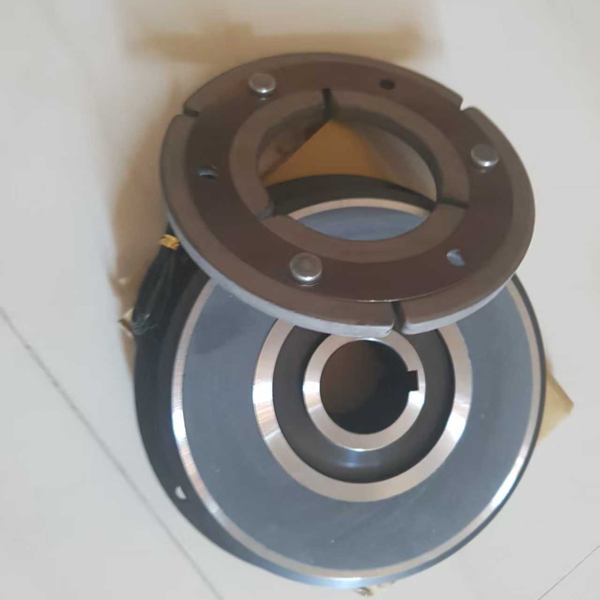 供应优质电磁式离合器、刹车器,磁粉离合器,制动器，张力控制器