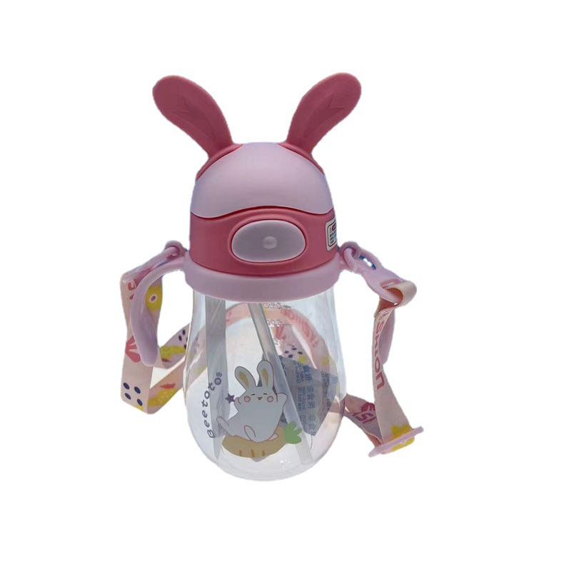 Taza de plástico para niños correa de Asa giratoria de doble uso taza de bebida para niños Linda paja de plástico Copa de fábrica