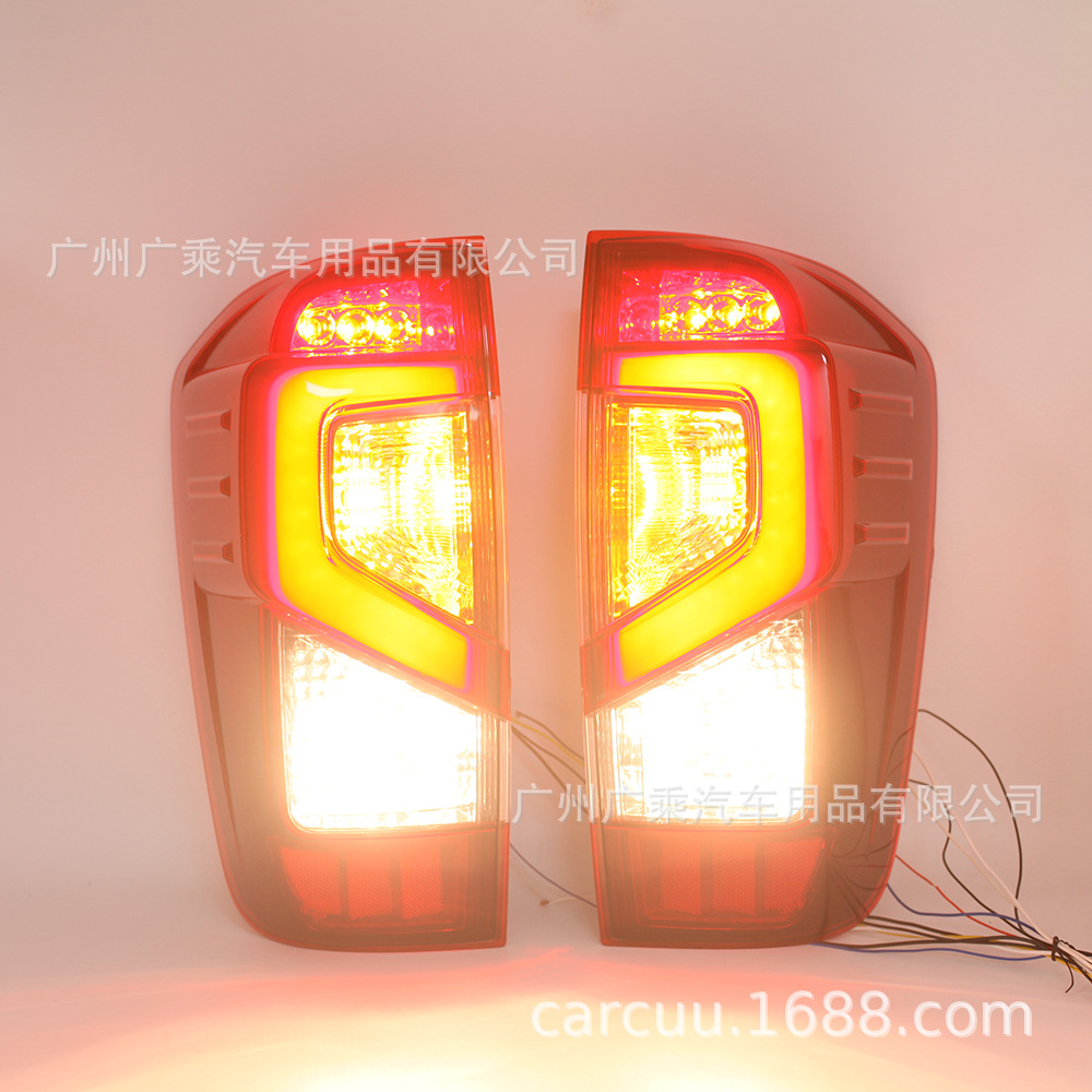 Aplicable a 20-21 Nissan Navara luz trasera luz de freno luz trasera modificada luz antiniebla trasera