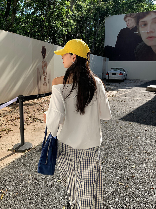 広州黄正韓国版ユニークな斜め肩トップオフショルダーレターラブプリントルーズ半袖Tシャツ520733|undefined