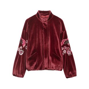 �羳�W��Ů�b���uͨ����r�����e�z�q��������