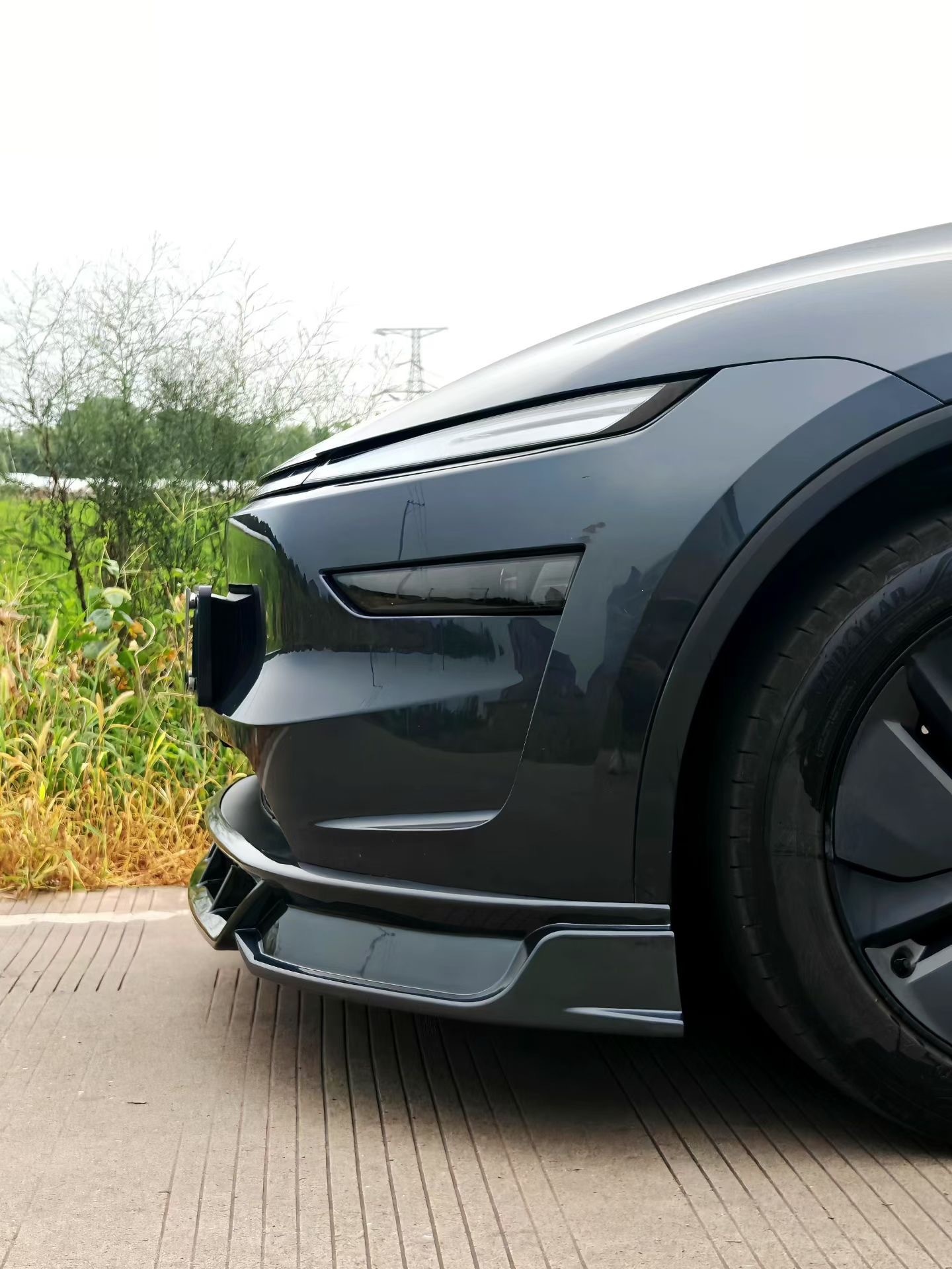 Suitable for Tesla Model Y facelift modification, RF-style small body kit, front and rear lip, front spoiler, side skirts, and rear spoiler upgrade