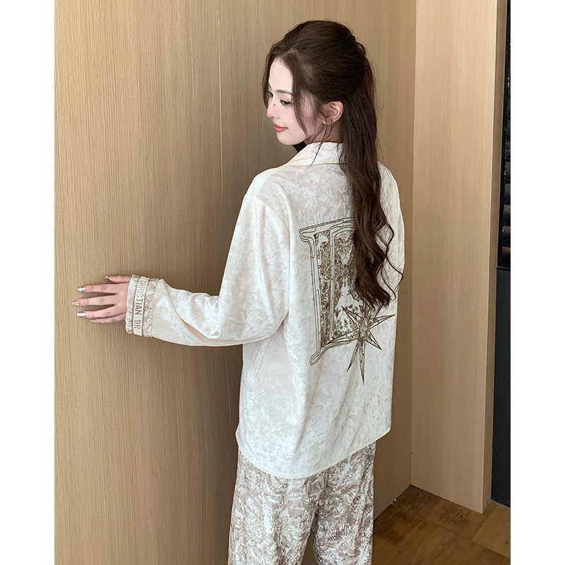 가을과 겨울 뉴 골드 벨벳 딸 골드 파자마 라이트 럭셔리 우아한 스타일 여성의 긴 소매 편안한 따뜻한 홈 의류 세트