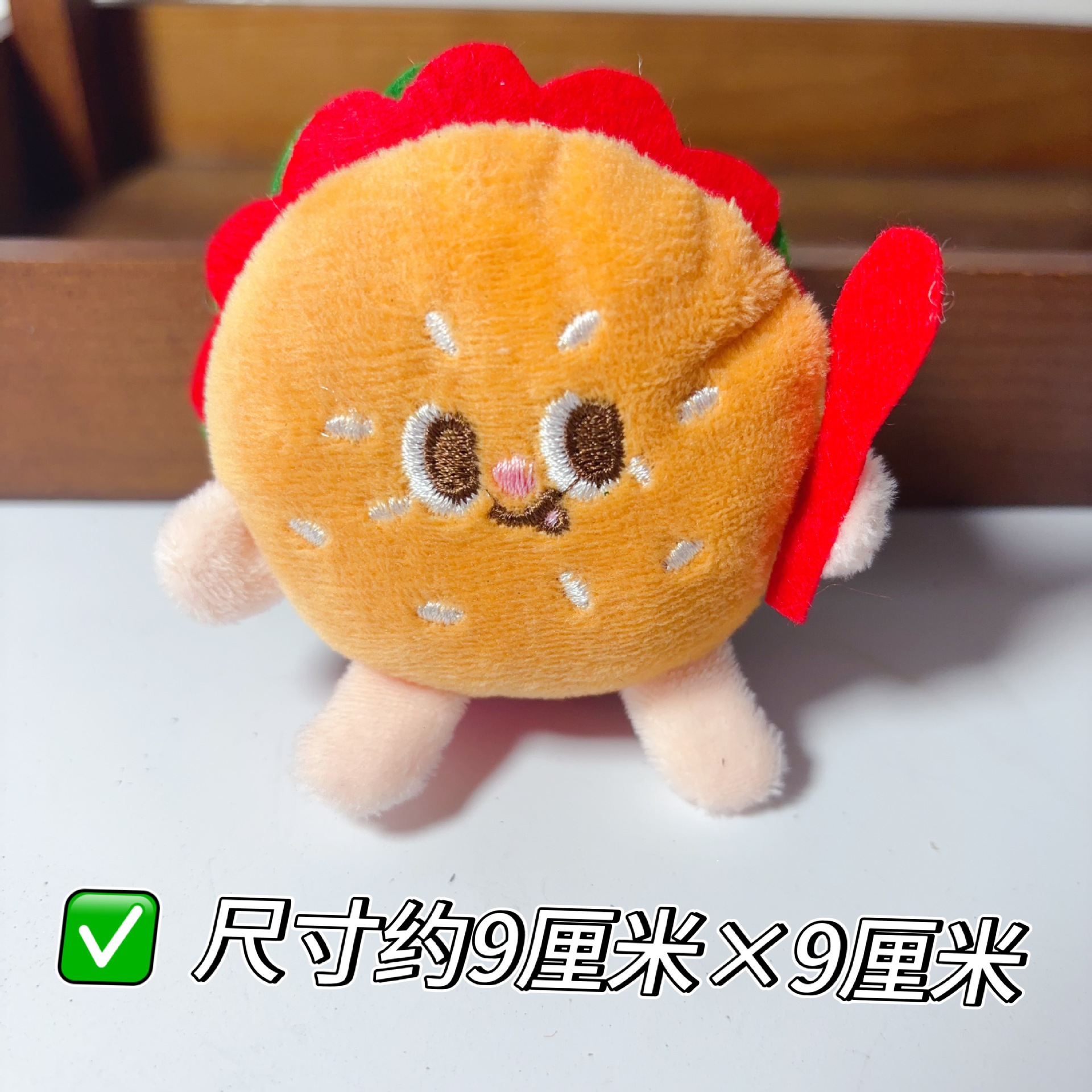 新しいかわいいハンバーガー人形ペンダントブローチ女の子のバックパック多用途ペンダントジュエリー学生装飾ブローチ卸売