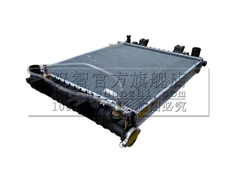 Radiador del tanque de la carretilla elevadora 12181000108 para el enfriador de aluminio del tanque de la carretilla elevadora Linde 1218 Yanmar